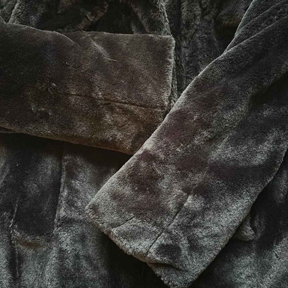 Luxurious Black Faux Fur Coat - Picture 12 of 17